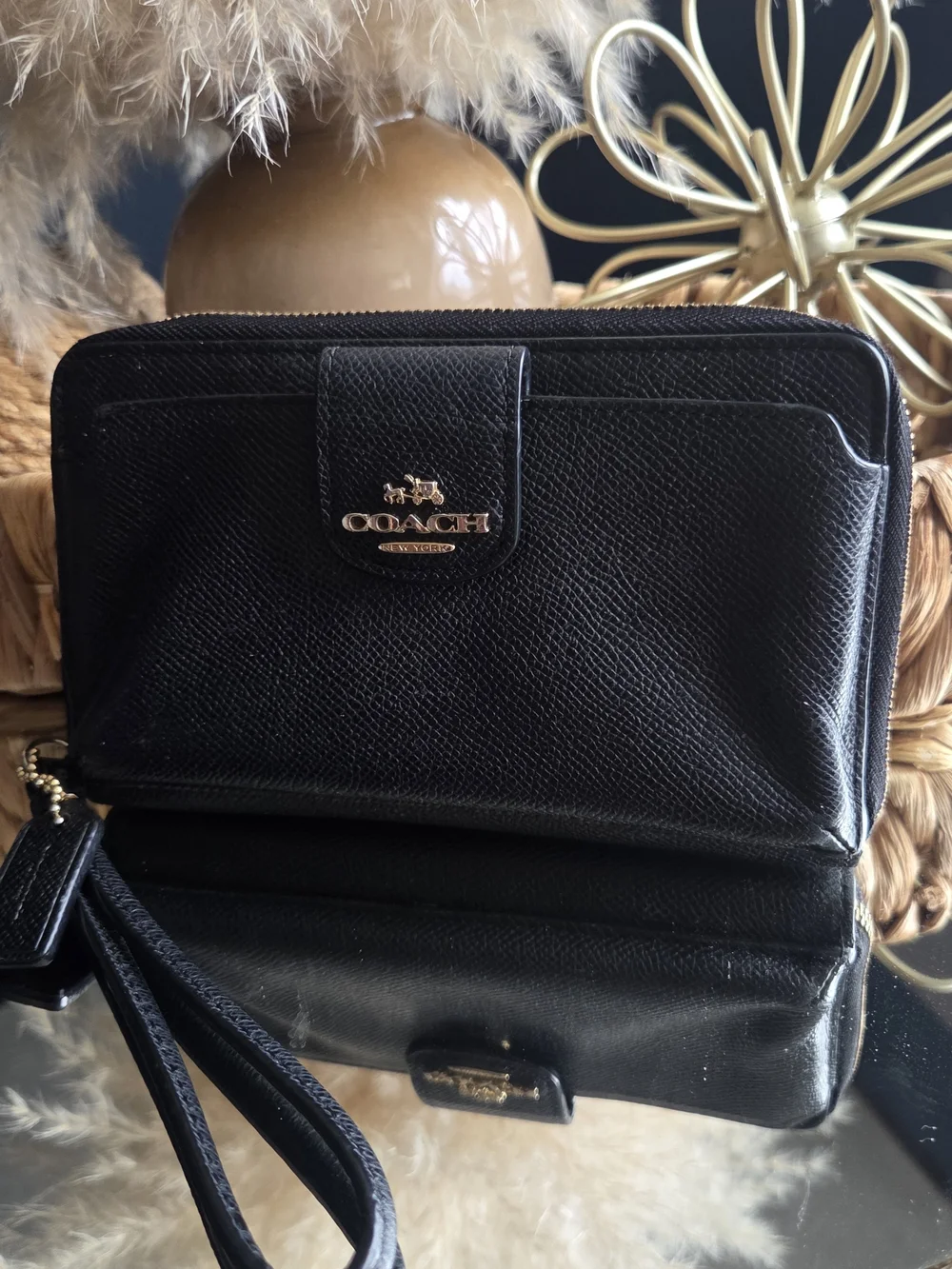 Coach New York Black Leather Accordion Wristlet Wallet Gold Hardware - Picture 3 of 17
